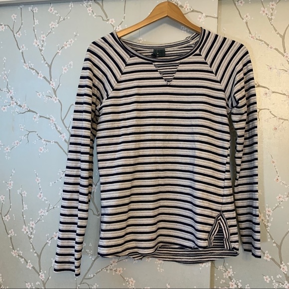 ANTHROPOLOGIE Knit Striped Navy Grey Top Small EUC long sleeve Anthropologie - Picture 5 of 8